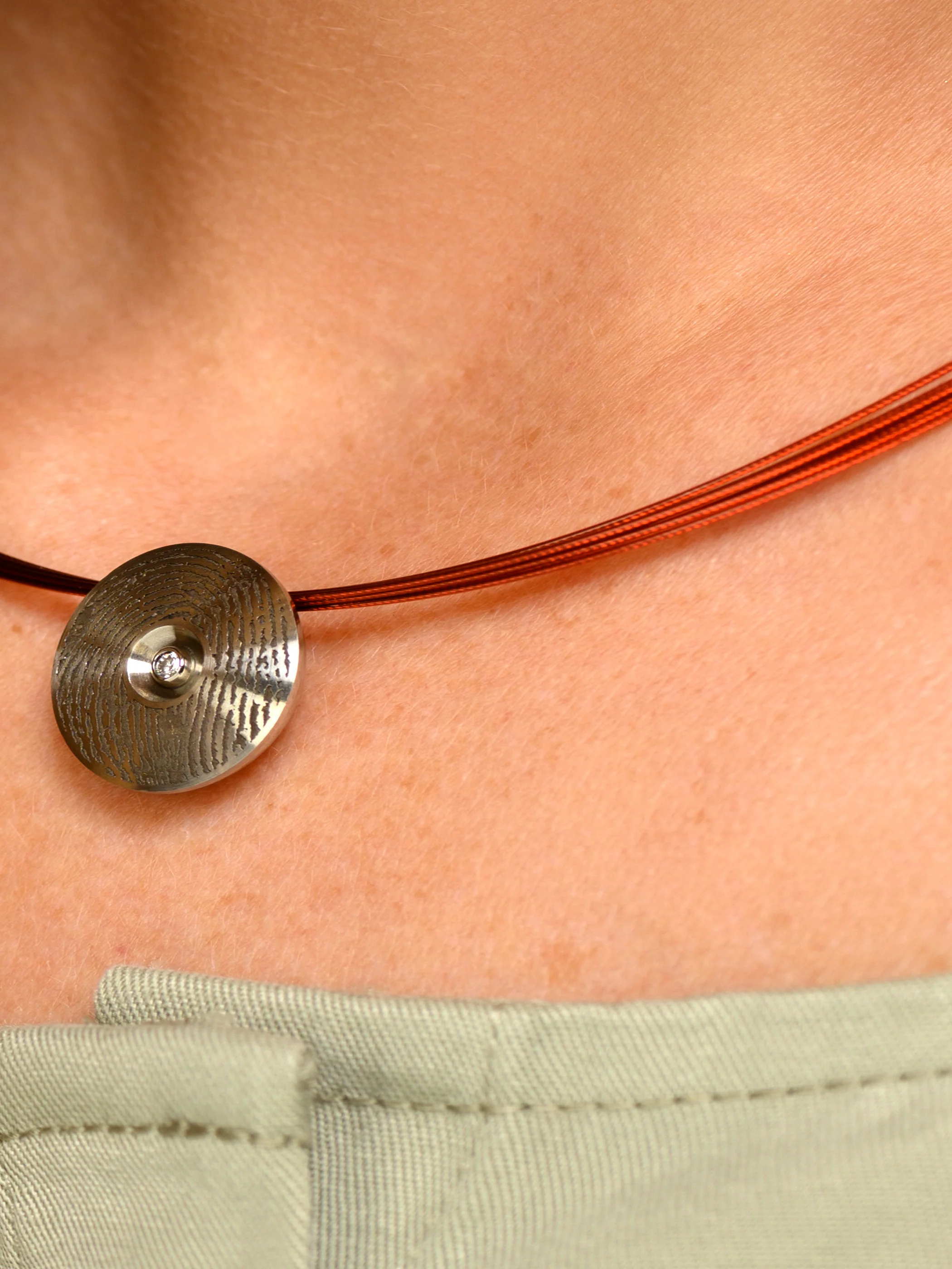Edelstahlcollier 7-rangig - mit Farbe - Image 3